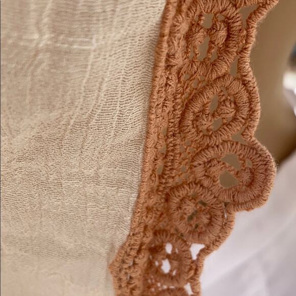 Gimmicks by BKE Cold Shoulder Open Back Embroidered Lace Boho Tunic Top Size S - Picture 7 of 11